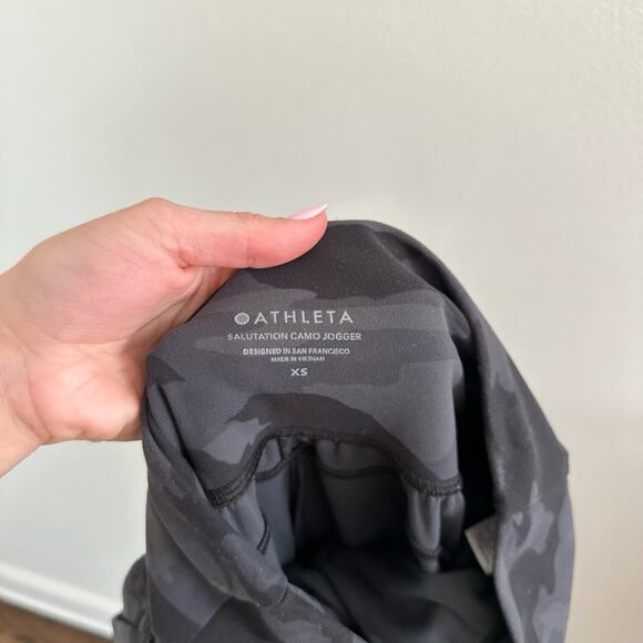 Athleta Salutation Cruise Camo Print Jogger Black/Gray XS - Picture 10 of 12